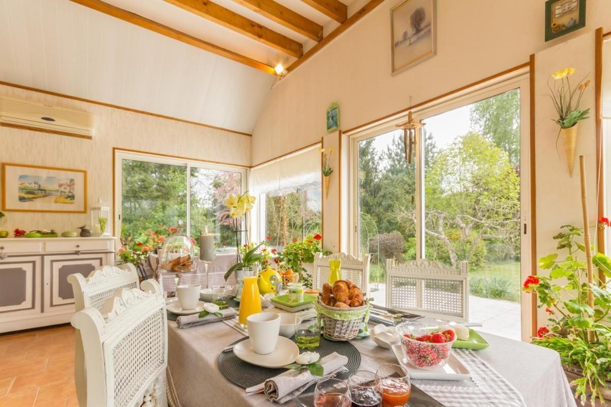 La Belle Des Champs Hotel Saint-Andelain ภายนอก รูปภาพ